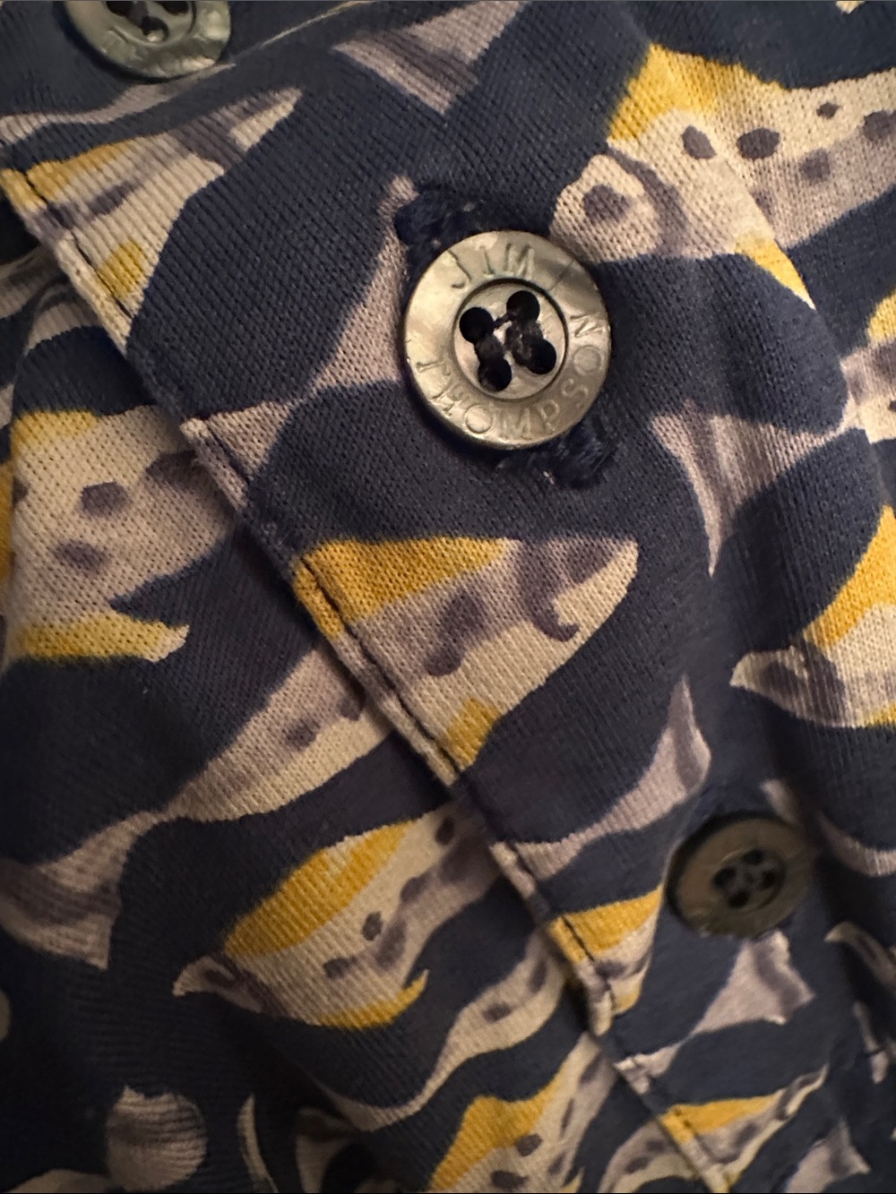 JIM THOMPSON FISH PRINT POLO SHIRT MENS MEDIUM - Picture 4 of 8